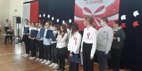 Powiększ grafikę: apel-upamietniajacym-dzien-niepodleglosci-656618.jpg