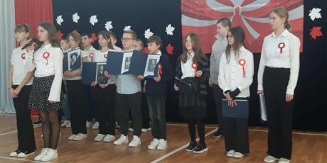 Powiększ grafikę: apel-upamietniajacym-dzien-niepodleglosci-656619.jpg