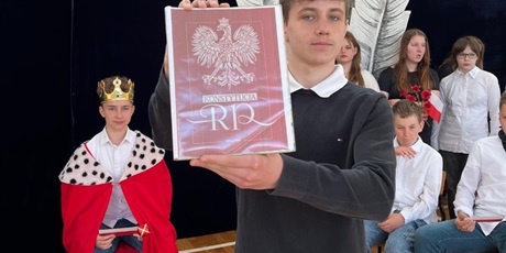 Powiększ grafikę: konstytucji-3-maja-urozcysty-apel-614211.jpg