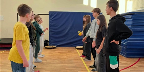 Powiększ grafikę: nocowanie-w-szkole-650573.jpg