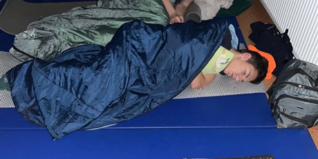 Powiększ grafikę: nocowanie-w-szkole-650588.jpg