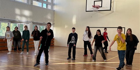 Powiększ grafikę: nocowanie-w-szkole-650589.jpg