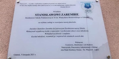 Odsłonięcie tablicy upamiętniającej I Dyrektora Szkoły Podstawowej nr 16 w Gdańsku, Stanisława Zaremby