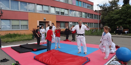 Powiększ grafikę: srteets-for-kids-618650.jpg