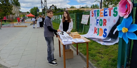 Powiększ grafikę: srteets-for-kids-618665.jpg