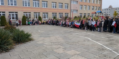 Powiększ grafikę: symboliczna-godzina-11-11-656644.jpg