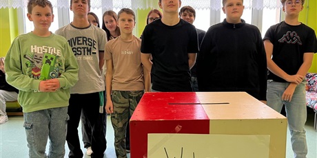 Powiększ grafikę: wybory-do-samorzadu-uczniowskiego-na-rok-szkolny-2025-2026-652001.jpg